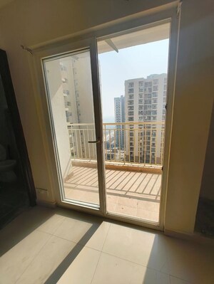 Room in 2 BHK Apartment at Paramount Emotions, Sector 1 Greater Noida – for Rent