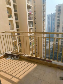 2 BHK + Extra Room Apartment For Rent in Paramount Emotions