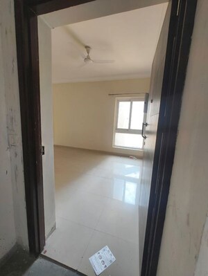 Room in 2 BHK Apartment at Paramount Emotions, Sector 1 Greater Noida – for Rent