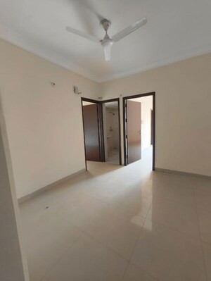 Room in 2 BHK Apartment at Paramount Emotions, Sector 1 Greater Noida – for Rent