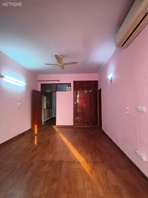 Room in 2 BHK Builder Floor at Sector 52 – for Rent