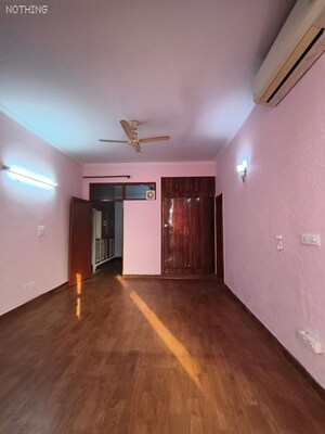 Room in 3 BHK Builder Floor at Wazirabad – for Rent