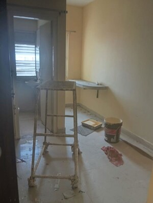 Staircase in 3.5 BHK Apartment at Nandakini Alaknanda Estate, Amar Shaheed Path – for Rent