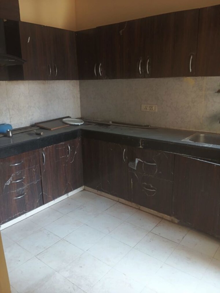 Kitchen, nandakini-alaknanda-estate 3.5 Bedroom 2052 Sq.Ft. Apartment In Amar Shaheed Path Lucknow 10460498