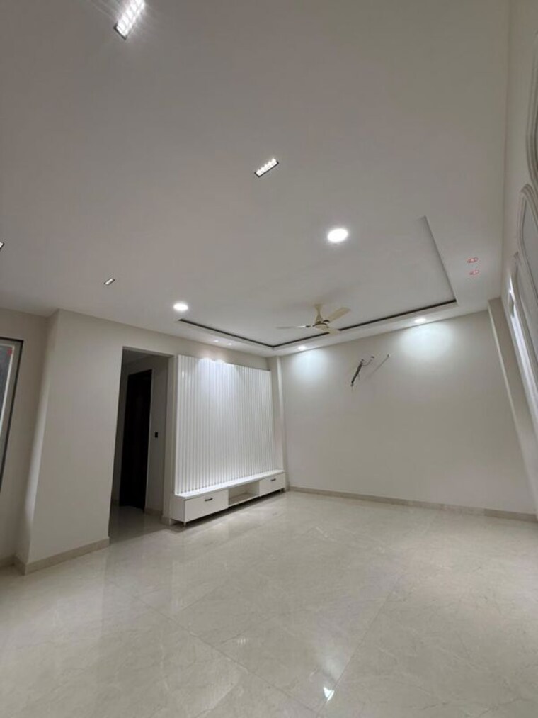Room, sector 21c 4 Bedroom 535 Sq.Yd. Builder Floor In Sector 21c Faridabad 10460509