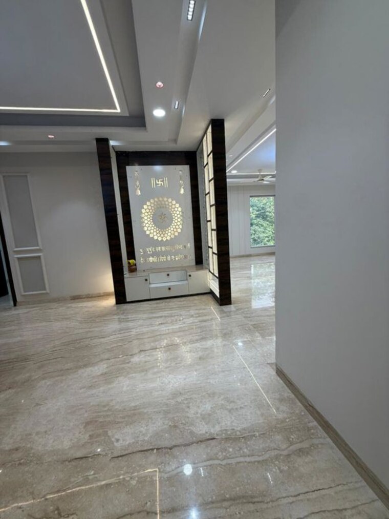 Room, sector 21c 4 Bedroom 535 Sq.Yd. Builder Floor In Sector 21c Faridabad 10460509