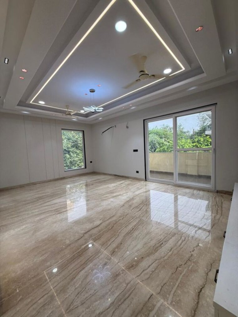 Room, sector 21c 4 Bedroom 535 Sq.Yd. Builder Floor In Sector 21c Faridabad 10460509