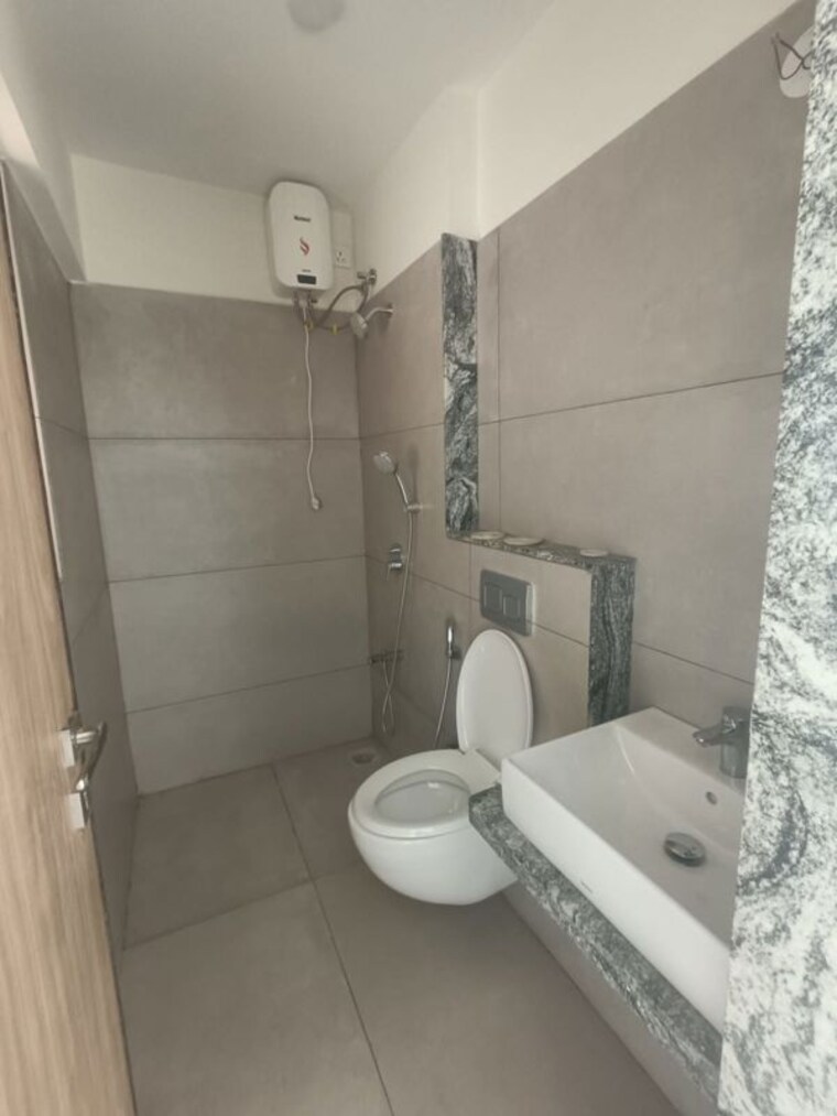 Bathroom, bharat-arize 2 Bedroom 810 Sq.Ft. Apartment In Goregaon West Mumbai 10460520