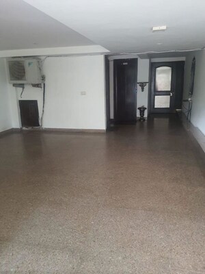 Room in 4 BHK Builder Floor at Safdarjung Enclave – for Rent