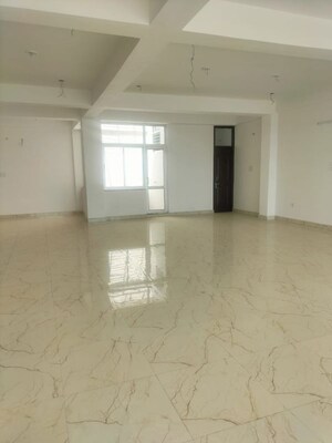 Room in  Office Space at Sushant Golf City – for Rent