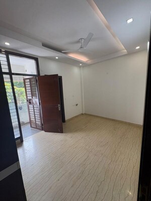 Master Bedroom in 2 BHK Builder Floor at Kalkaji – for Rent