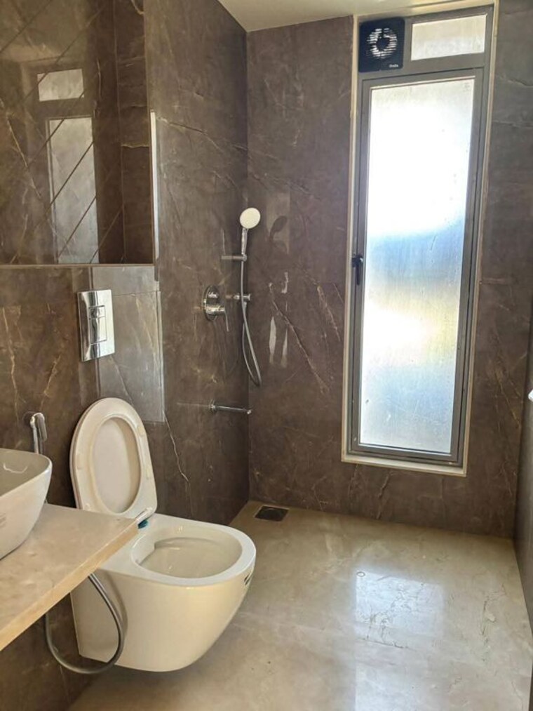 Bathroom, amey-chs-andheri 1 Bedroom 500 Sq.Ft. Apartment In Andheri West Mumbai 10460578