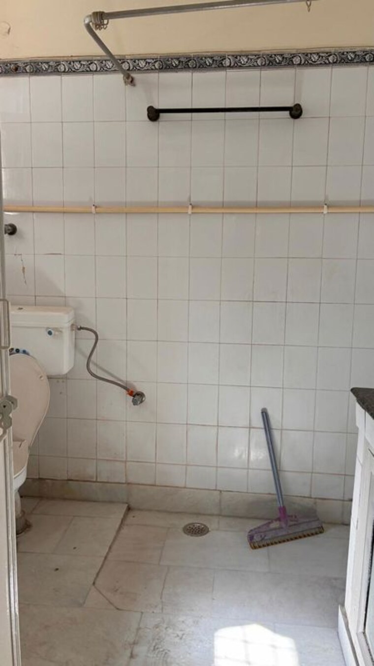 Bathroom, kalibari-apartments 3 Bedroom 1300 Sq.Ft. Apartment In Sector 21d Faridabad 10460623