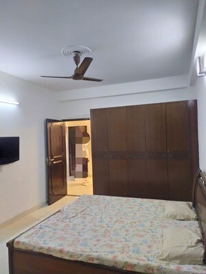 Master Bedroom in 3 BHK Builder Floor at Chittaranjan Park – for Rent