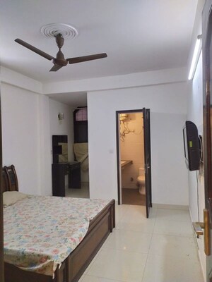 Master Bedroom in 3 BHK Builder Floor at Chittaranjan Park – for Rent