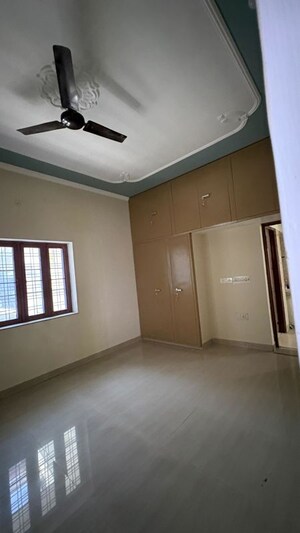 Room in 2.5 BHK Villa at Dharampur Nehru Colony – for Rent