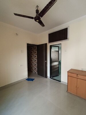 Room in 3 BHK Apartment at Rajhans Dreams, Vasai West – for Rent