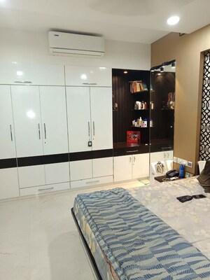 Bedroom in 3.5 BHK Apartment at Lodha Fiorenza, Goregaon East – for Rent