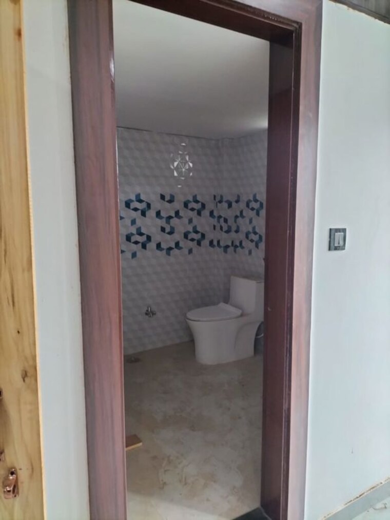 Bathroom, sushant golf city 2 Bedroom 1500 Sq.Ft. Builder Floor In Sushant Golf City Lucknow 10460680
