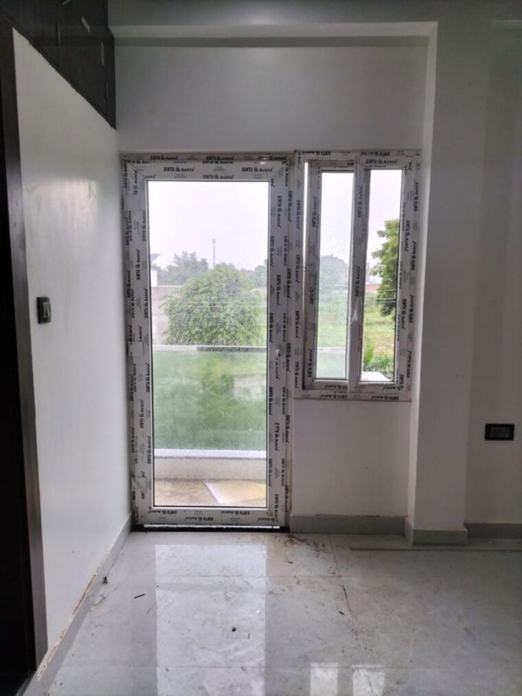 Room, sushant golf city 2 Bedroom 1500 Sq.Ft. Builder Floor In Sushant Golf City Lucknow 10460680