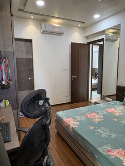 3 BHK + Servant Room Apartment For Rent in Vijay Nagari Annex