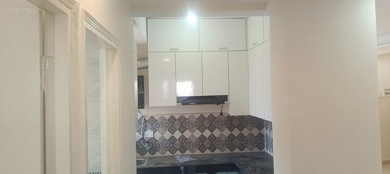 Kitchen, sector 10a 2.5 Bedroom 820 Sq.Ft. Apartment In Sector 10a Gurgaon 10460770