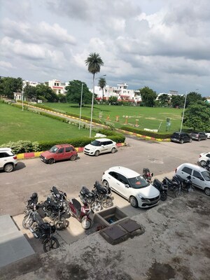 Parking in  Office Space at Ansal API Shopping Square, Sushant Golf City – for Rent
