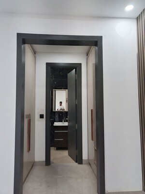 Building Lobby in 4 BHK Builder Floor at BP Homes, Sector 85 – for Sale