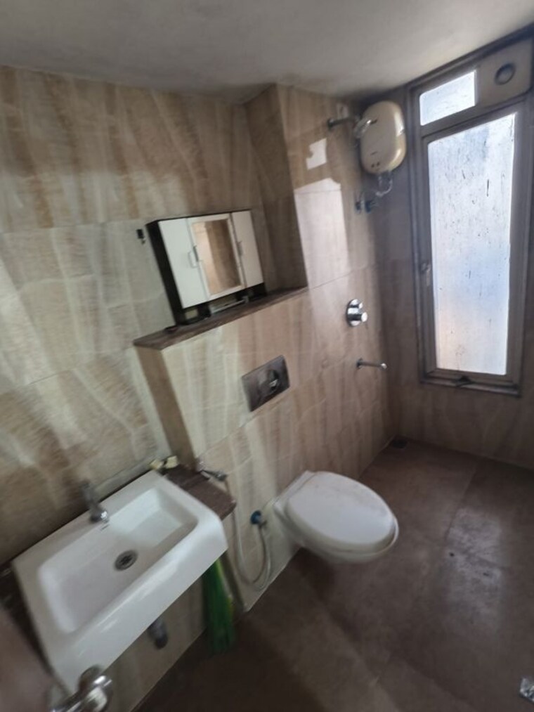 Bathroom, lodha-amara 2 Bedroom 672 Sq.Ft. Apartment In Kolshet Road Thane 10460835