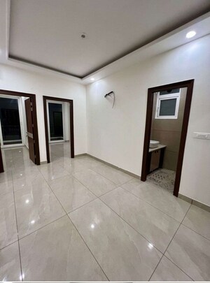 Room in 3 BHK Apartment at Sector 115 – for Sale