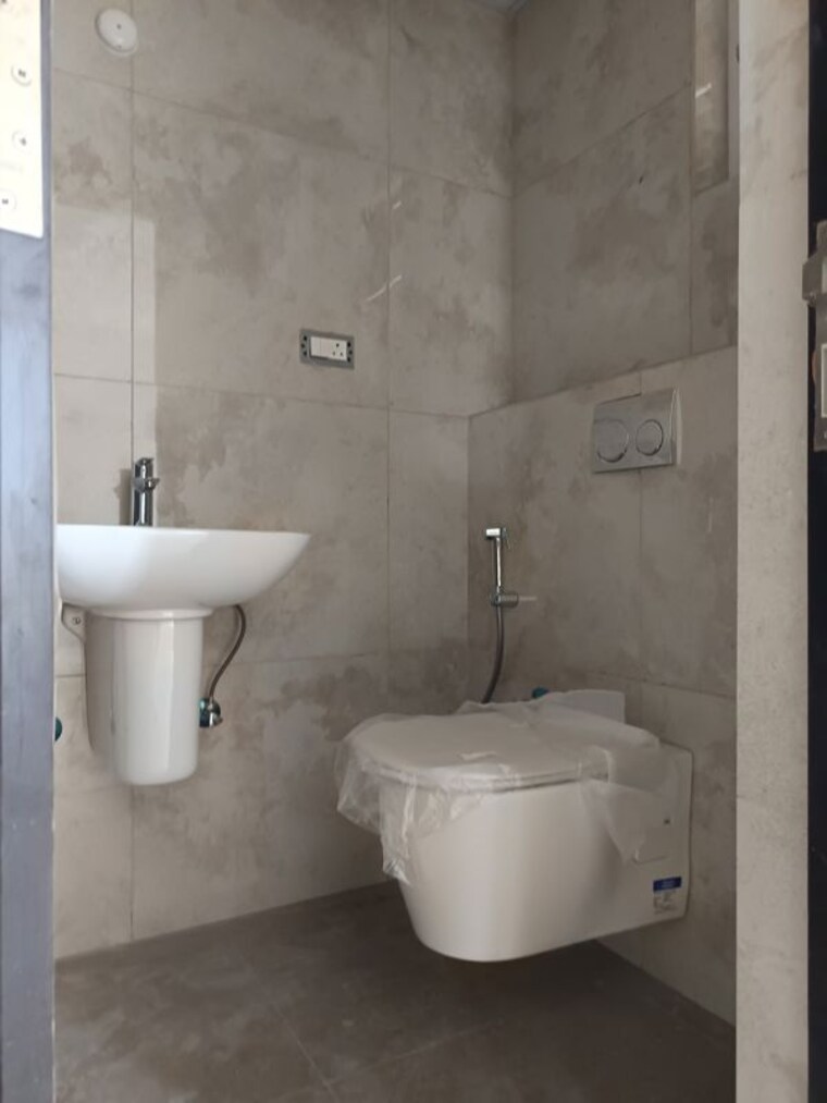 Bathroom, vasavi-lake-city 3 Bedroom 2025 Sq.Ft. Apartment In Hafeezpet Hyderabad 10460802
