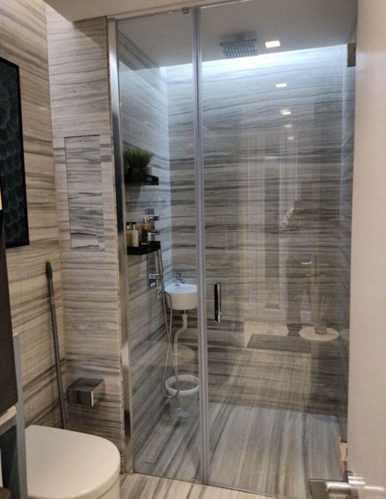 Bathroom, lodha-world-one 3 Bedroom 2015 Sq.Ft. Apartment In Worli Mumbai 10460892