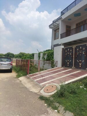 3.5 BHK Builder Floor – Exterior View View at Sushant Golf City - for Rent