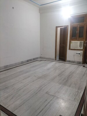 Room in 3.5 BHK Builder Floor at Sushant Golf City – for Rent