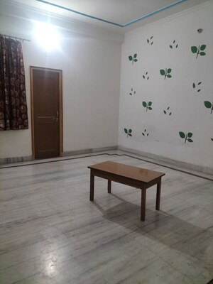 Room in 3.5 BHK Builder Floor at Sushant Golf City – for Rent