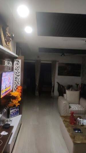 Parking in 4 BHK Builder Floor at AJS Heights, Indrapuram – for Rent
