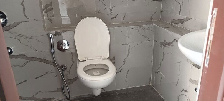 Bathroom, sheth-auris-bliss 2 Bedroom 680 Sq.Ft. Apartment In Malad West Mumbai 10460941
