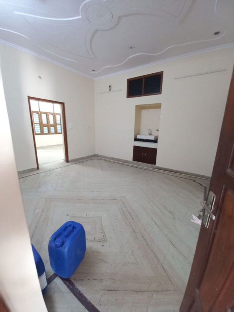 Entrance, kadipur 2 Bedroom 3000 Sq.Ft. Independent House In Kadipur Gurgaon 10461000