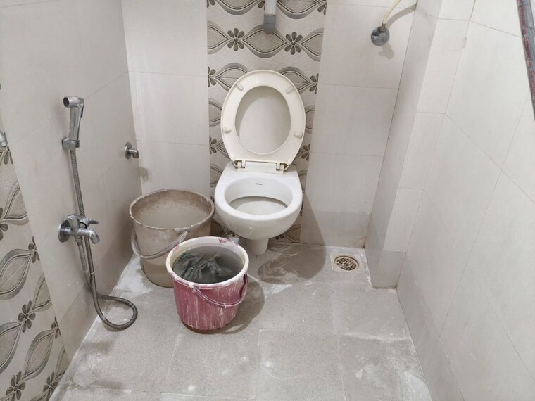 Bathroom, air-india-colony 2 Bedroom 700 Sq.Ft. Apartment In Nerul Navi Mumbai 10461045