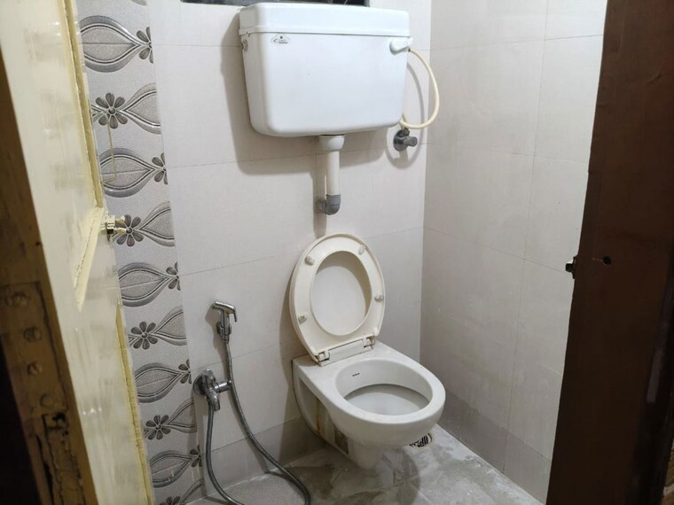 Bathroom, air-india-colony 2 Bedroom 700 Sq.Ft. Apartment In Nerul Navi Mumbai 10461045