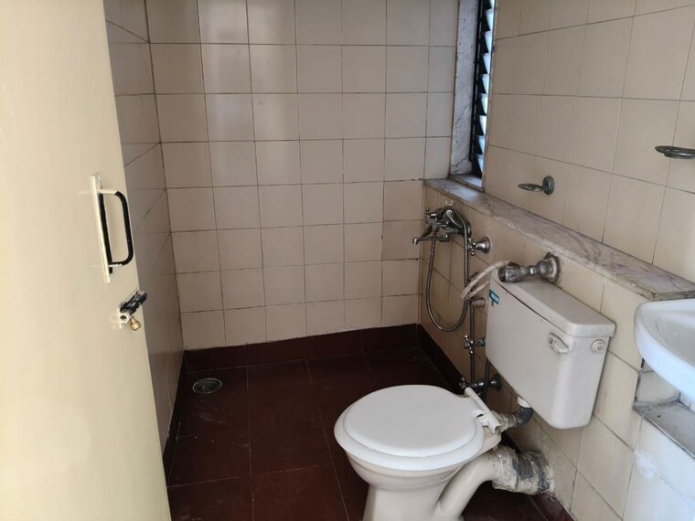 Bathroom, ahuja-harbour-estate 2 Bedroom 750 Sq.Ft. Apartment In Nerul Sector 19a Navi Mumbai 10461061
