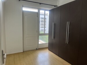 Room in 3.5 BHK Apartment at Bestech Park View City 2, Sector 49 – for Rent