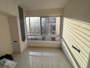 Room in 2.5 BHK Apartment at Urbanrise On Cloud 33, Bachupally – for Rent