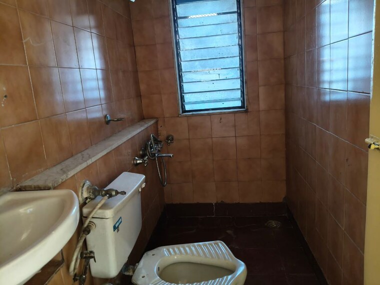 Bathroom, ahuja-harbour-estate 2 Bedroom 750 Sq.Ft. Apartment In Nerul Sector 19a Navi Mumbai 10461080