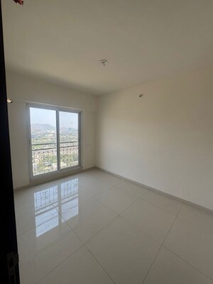 Room in 1 BHK Apartment at Ashar Arize, Kalwa – for Rent