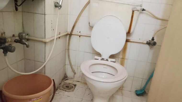 Bathroom, kuber-complex Commercial Office Space 450 Sq.Ft. In Andheri West Mumbai 10461106