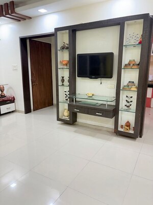 Room in 2 BHK Apartment at Kamgar Putala Vasahat – for Sale