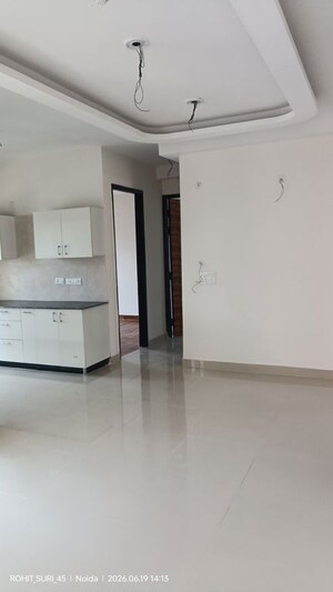 2 BHK Apartment For Rent in Samridhi Luxuriya Avenue, Sector 150