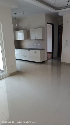 Room in 2 BHK Apartment at Samridhi Luxuriya Avenue, Sector 150 – for Rent