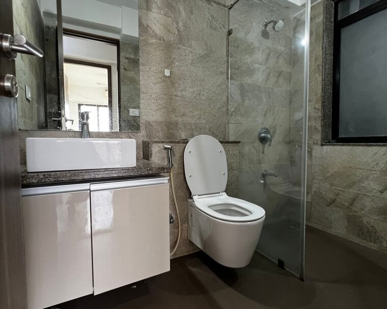 Bathroom, kalpataru-primus-residence 2 Bedroom 670 Sq.Ft. Apartment In Santacruz East Mumbai 10461143